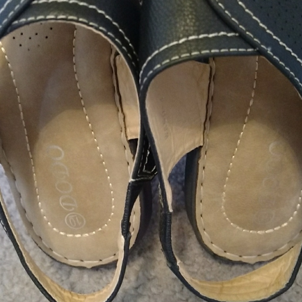 Shoes - Picture 3 of 6